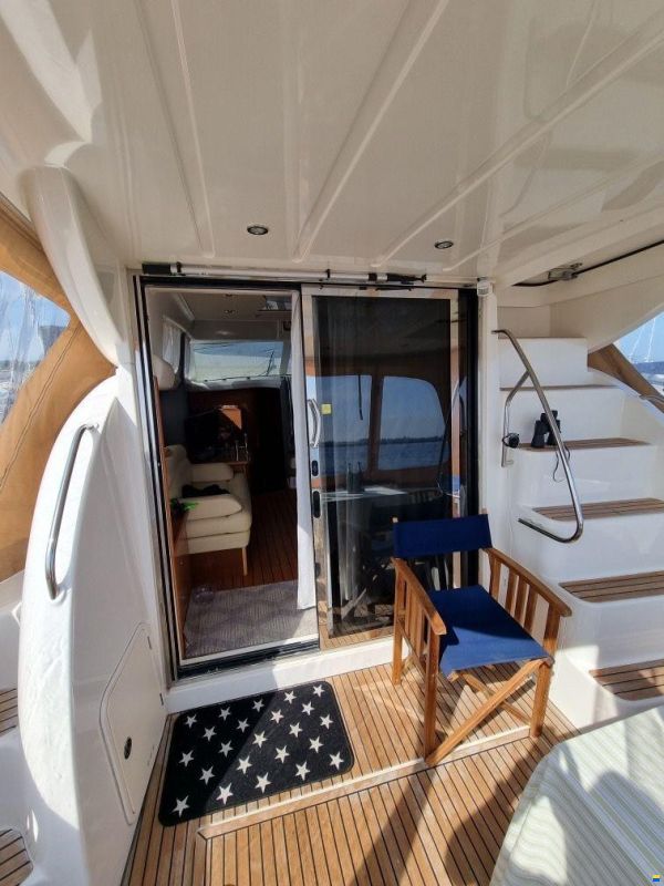 Prestige 42 Flybridge