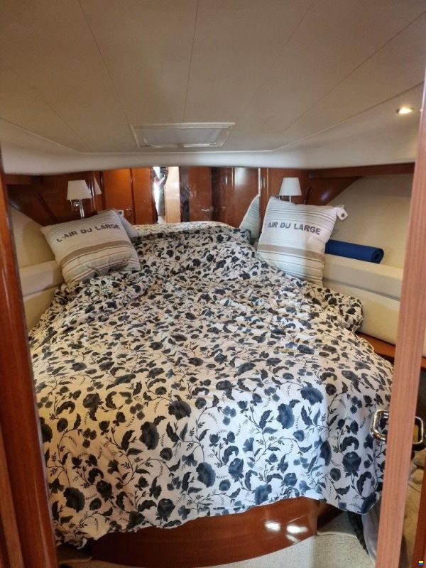 Prestige 42 Flybridge