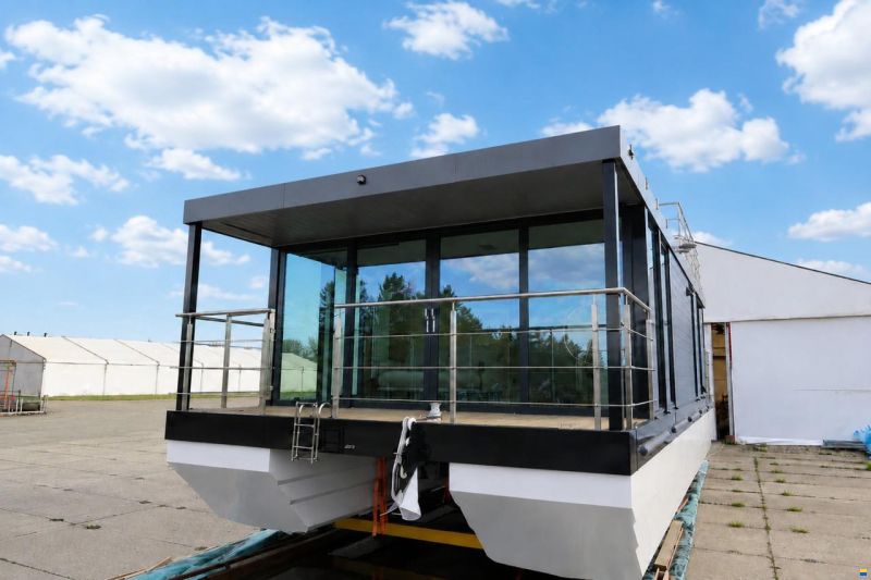 Houseboat V12 Demo