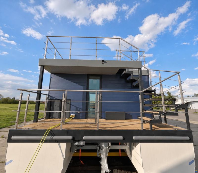 Houseboat V12 Demo