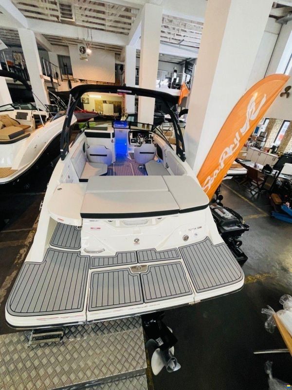 Sea Ray 230 SPX
