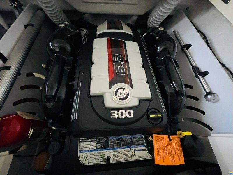 Sea Ray 230 SPX