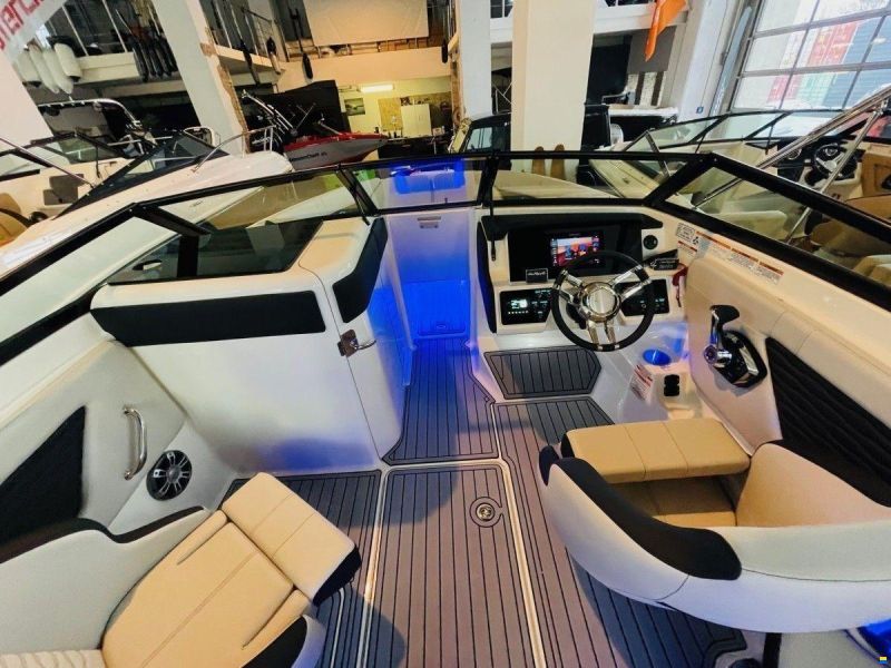 Sea Ray 230 SPX