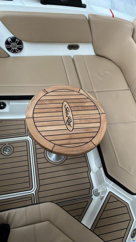 Sea Ray 230 SPX