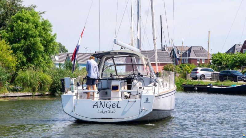 Beneteau OCEANIS 38.1