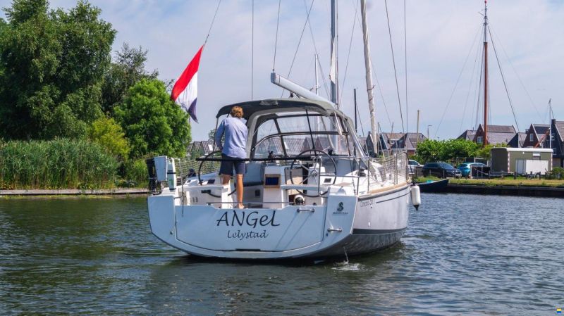 Beneteau OCEANIS 38.1