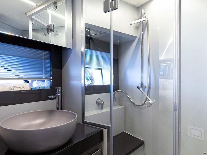 Ferretti S.P.A 5X