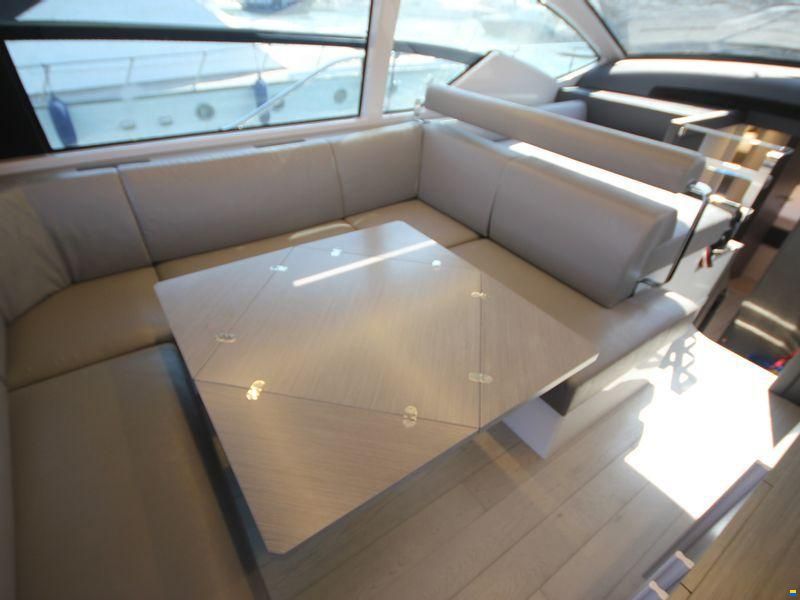 Pershing 5X