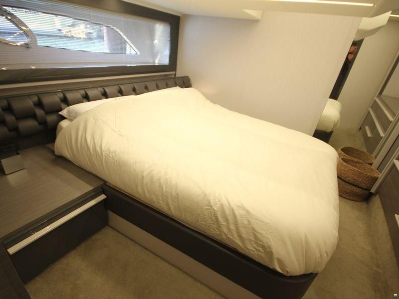 Pershing 5X
