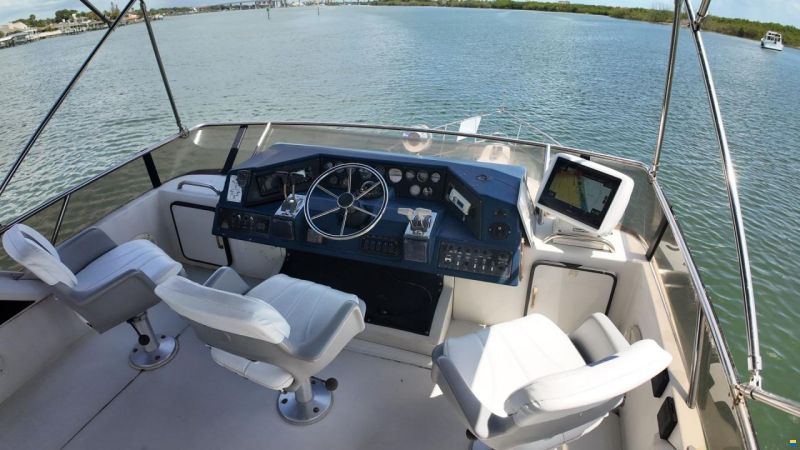 Sea Ray 410 Aft Cabin