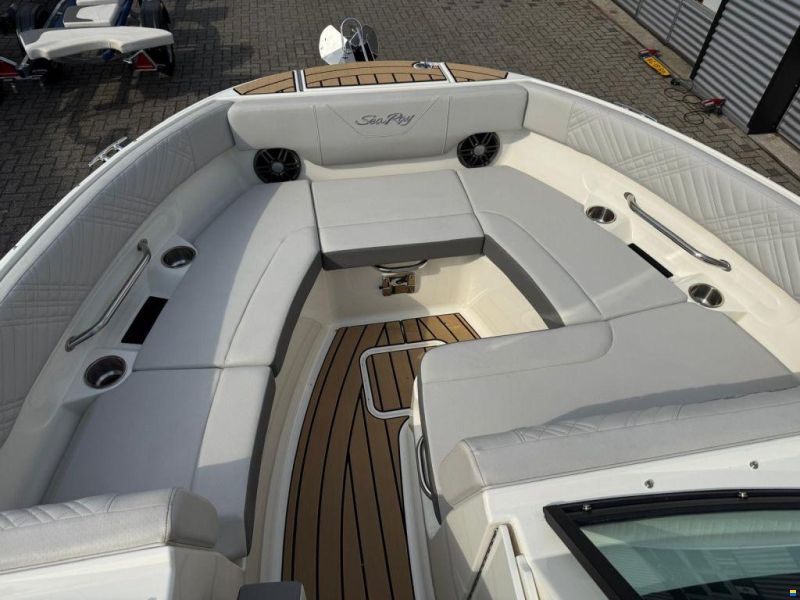 Sea Ray SDX 230