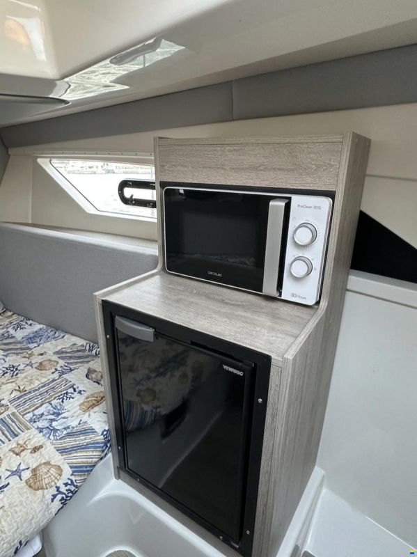 Quicksilver Sundeck 875