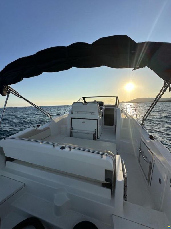 Quicksilver Sundeck 875
