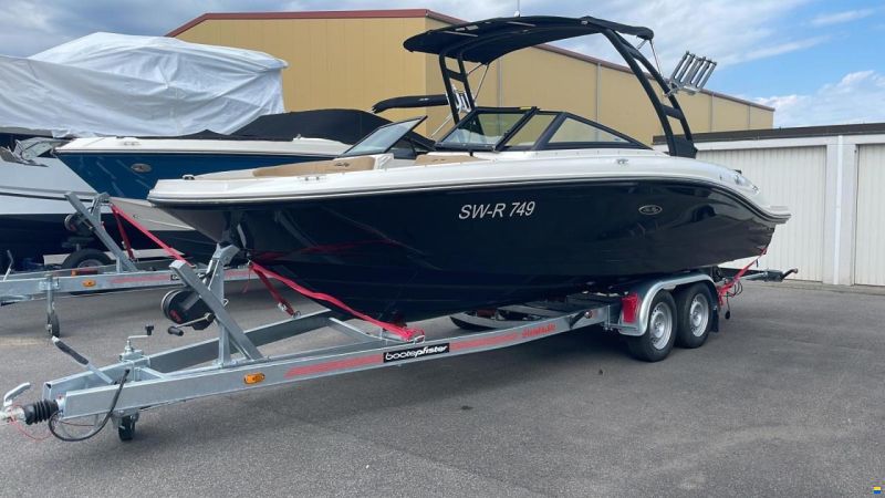 Sea Ray SPX 210