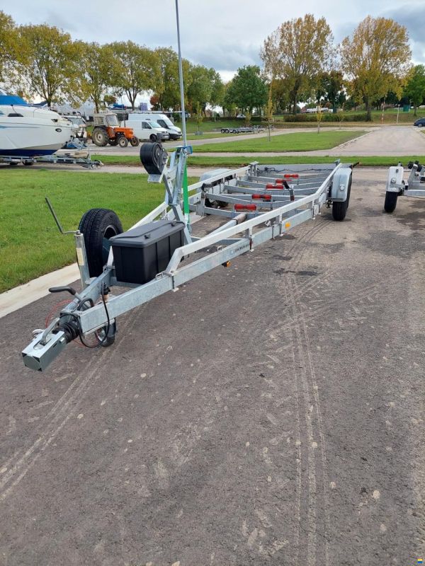 Rinker Fiesta Vee 242