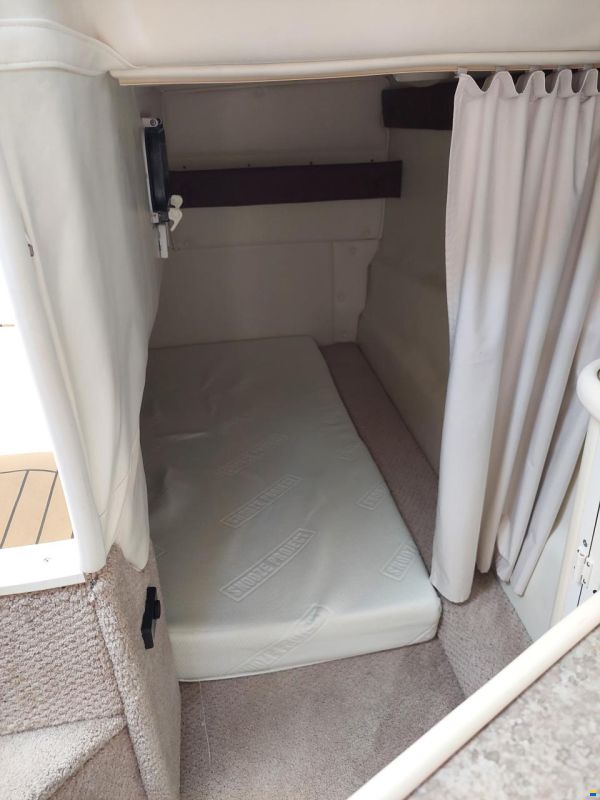 Rinker Fiesta Vee 242