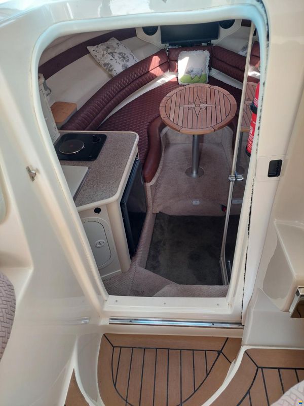 Rinker Fiesta Vee 242