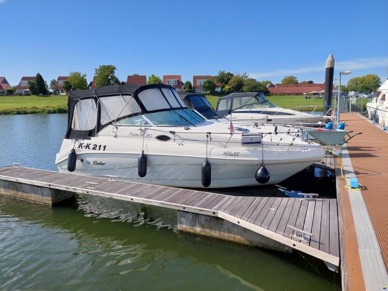 Rinker Fiesta Vee 242