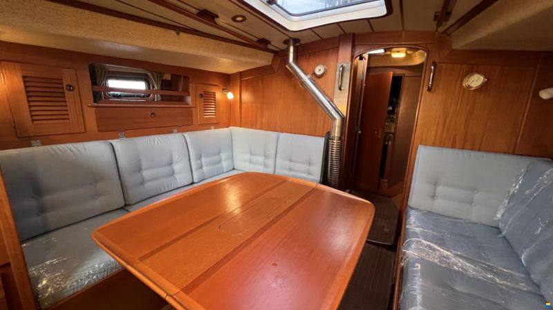 Hallberg-Rassy 382