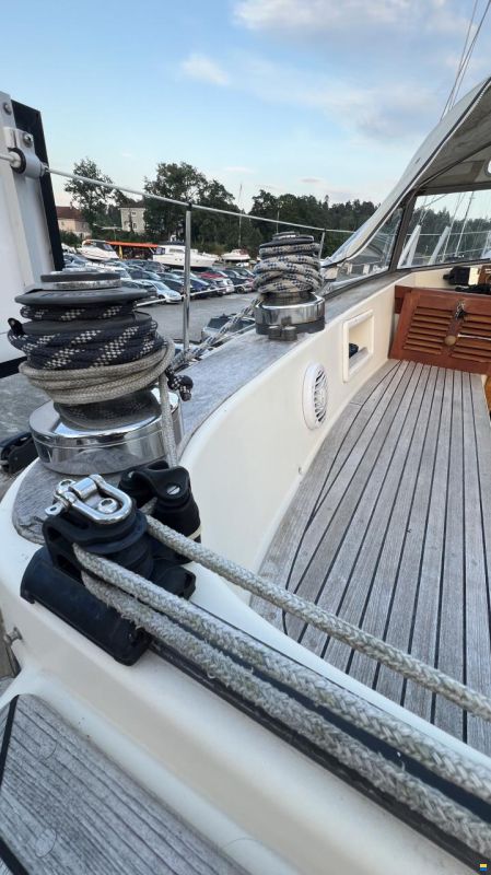 Hallberg-Rassy 382