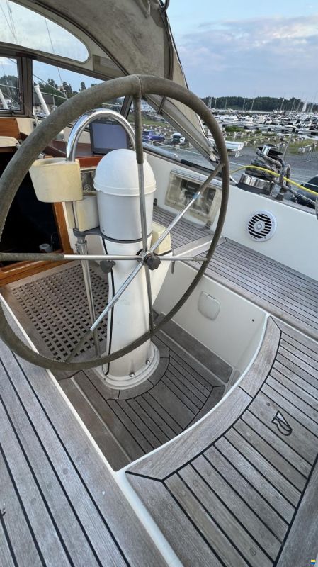 Hallberg-Rassy 382