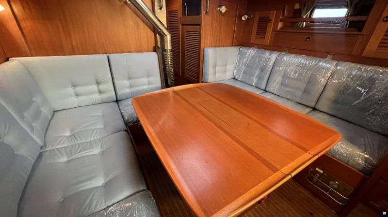 Hallberg-Rassy 382
