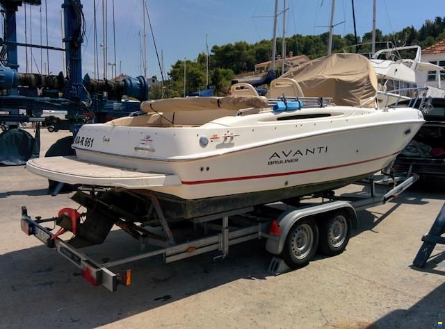 Bayliner Avanti 7