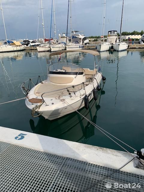Bayliner AVANTI 7