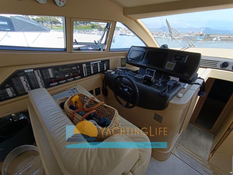 Ferretti 550
