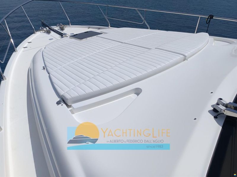 Ferretti 550