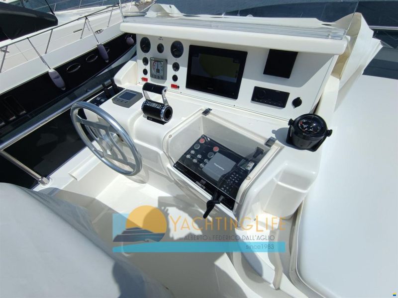 Ferretti 550