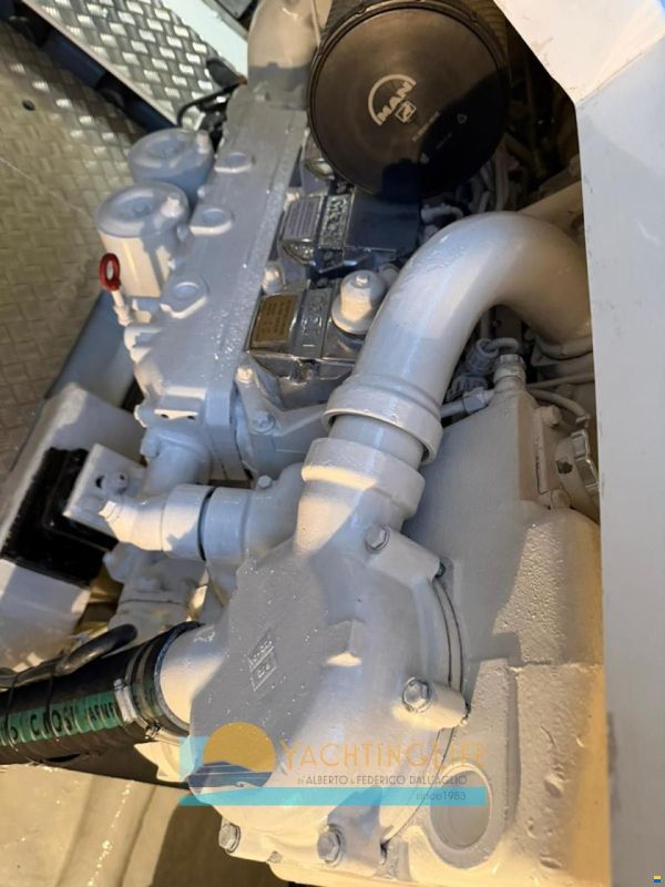 Ferretti 550
