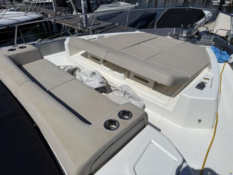 Cranchi E52F