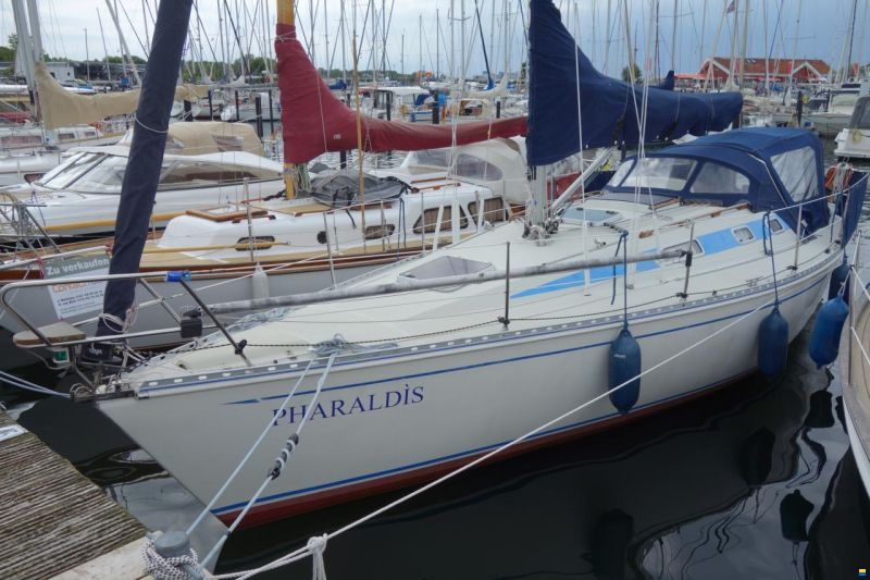 Elan 33