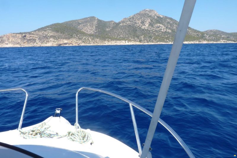 Quicksilver Activ 470 Cabin