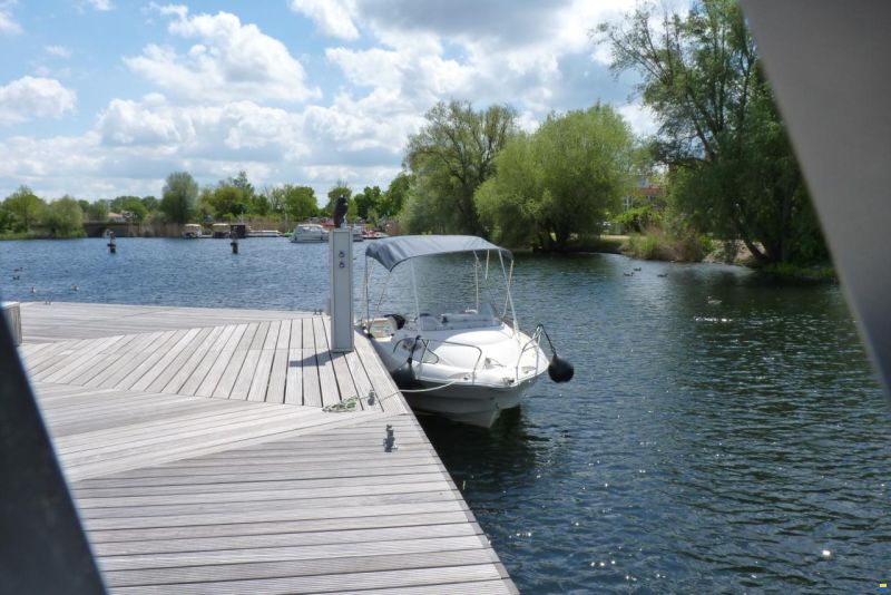 Quicksilver Activ 470 Cabin