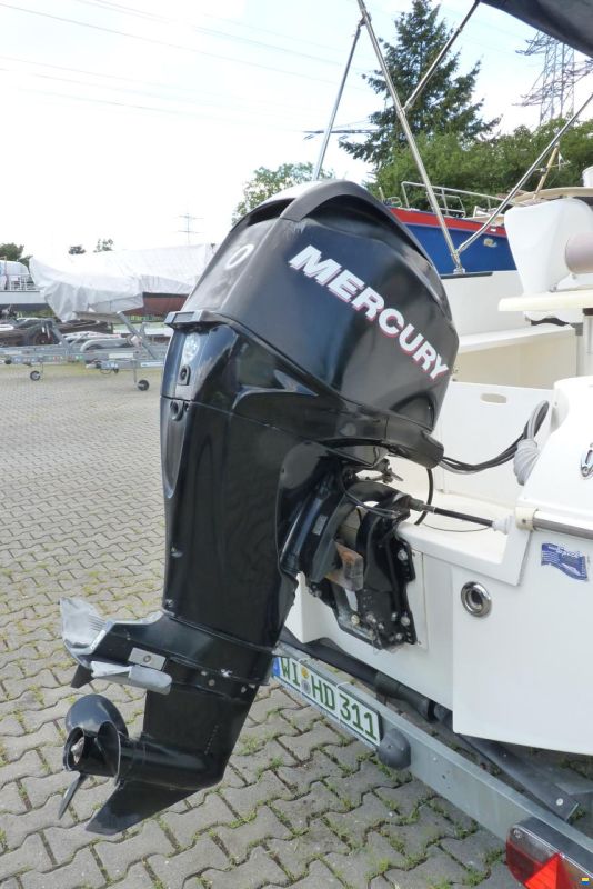 Quicksilver Activ 470 Cabin