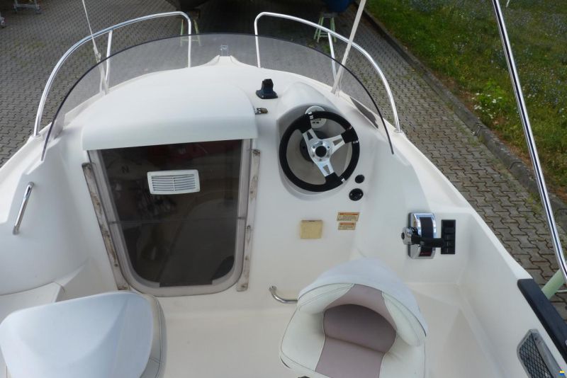 Quicksilver Activ 470 Cabin