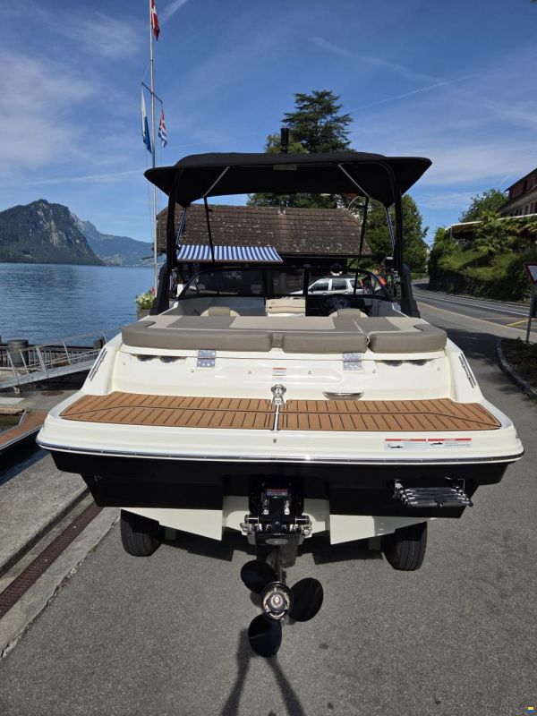 Bayliner VR 4 Wakeboard
