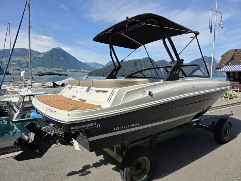 Bayliner VR 4 Wakeboard
