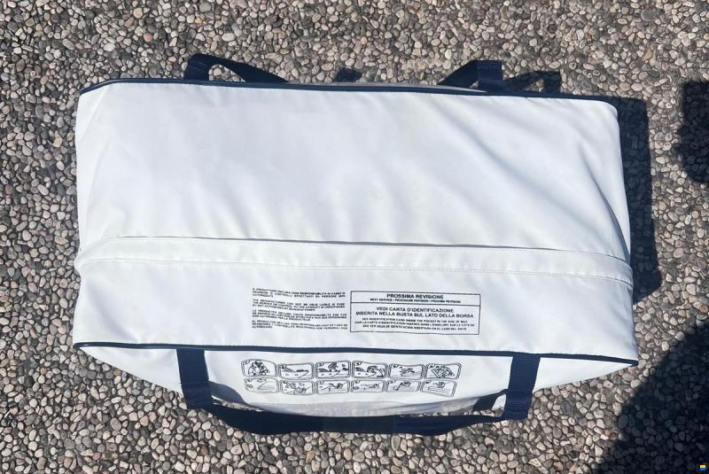 Zattera di salvataggio autogonfiabile