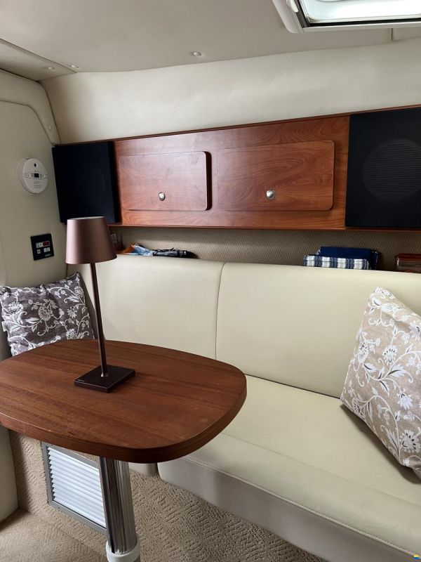 Rinker 300 Fiesta Vee