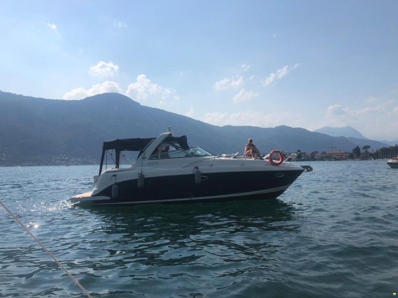 Rinker 300 Fiesta Vee