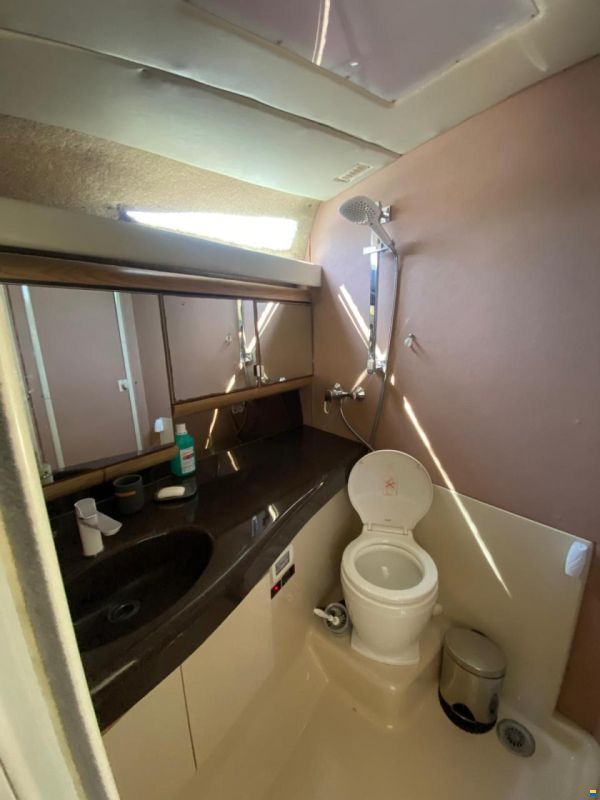 Bayliner Avantni 4285 Sunbridge