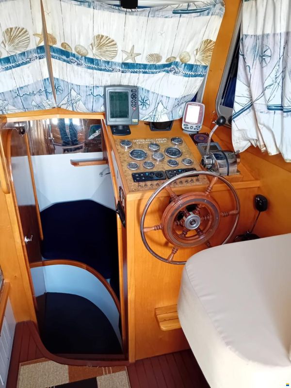 Parente Delfino 75 Cabin