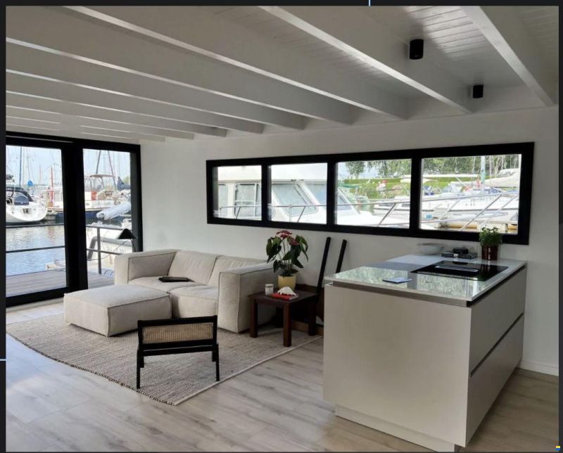 TMB60eco Houseboat Bij Rotterdam Ligplaa