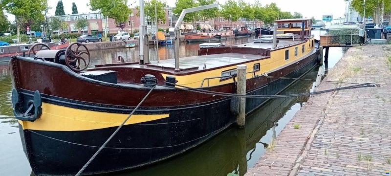 Steilsteven 24.00 Met Vaste Ligplaats Aan De Emmakad