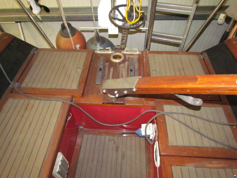 Waarschip 900 +
