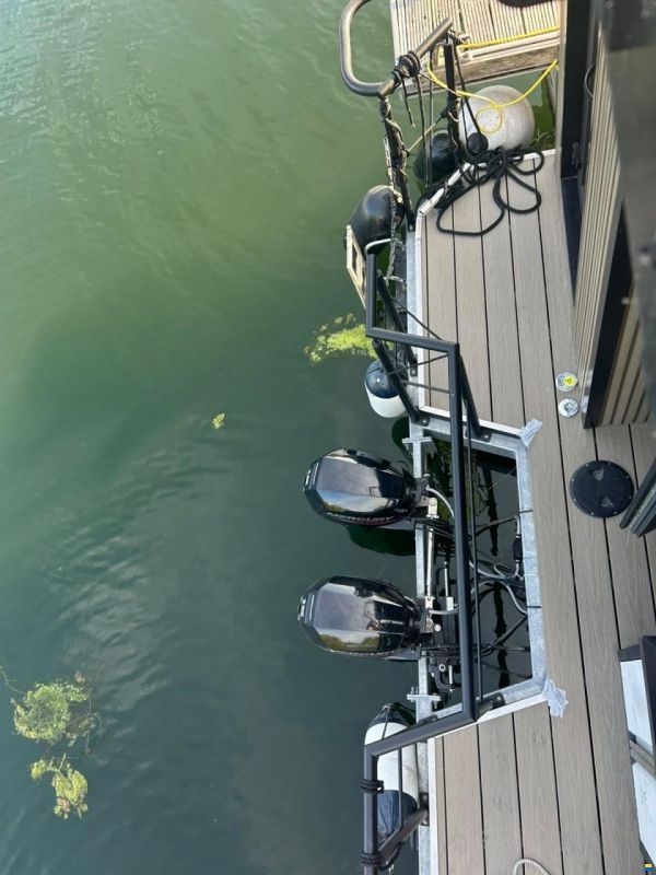 Lakelife Houseboat One Off XL PLUS