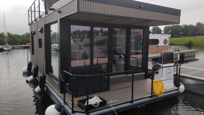 Lakelife Houseboat One Off XL PLUS